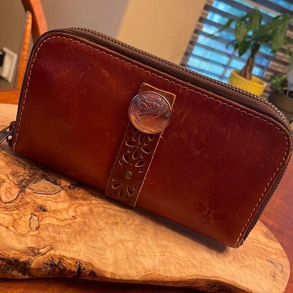 Patricia Nash Brown Leather Wallet - Picture 1 of 8